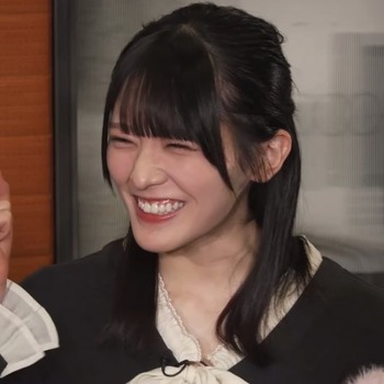 ガチ照れの後に敬礼する鈴木佑捺ちゃんが可愛すぎるｗ【乃木坂46】
 | アイドルまとめ速報 ドル速(ピックアップ1)