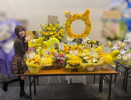 6期の祝花、明らかに少ない人が1人だけいる件 | 6期の祝花、明らかに少ない人が1人だけいる件 | 6期の祝花、明らかに少ない人が1人だけいる件 | アイドルまとめ速報 ドル速(画像15200830289154_3)