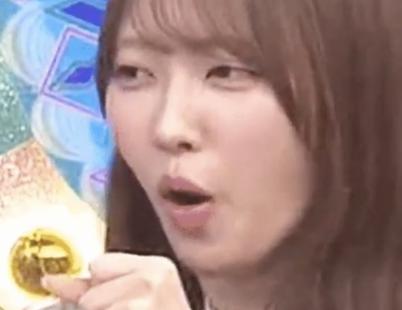 弟子が師匠の写真集を熟読してるｗ【乃木坂46】
 | アイドルまとめ速報 ドル速(最新記事9)