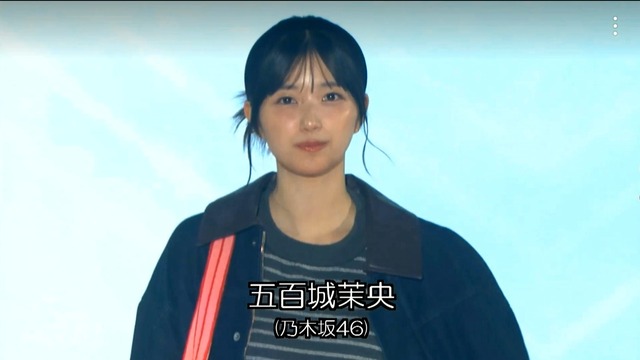 弟子が師匠の写真集を熟読してるｗ【乃木坂46】
 | アイドルまとめ速報 ドル速(最新記事8)