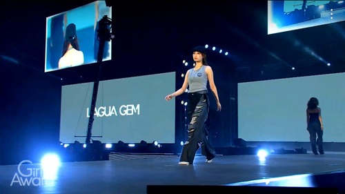 河田陽菜と松田好花の2ショット、もう友情を飛び越えてる件
 | アイドルまとめ速報 ドル速(ピックアップ6)