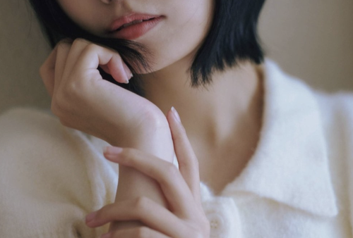 猫をいじる渡辺莉奈さん、すごい表情をしてしまうwwwwww
 | アイドルまとめ速報 ドル速(ピックアップ8)