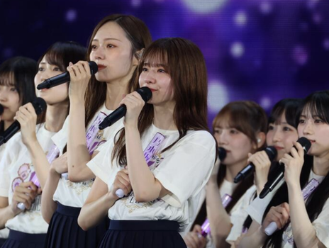【日向坂46】赤髪りーお、めっちゃ目立つ
 | アイドルまとめ速報 ドル速(ピックアップ3)