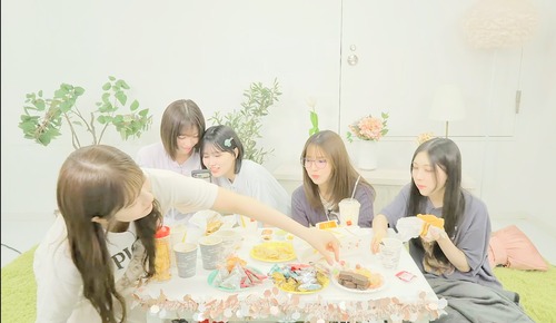【朗報】櫻坂46さん、配信で服の隙間から・・・ | 【朗報】櫻坂46さん、配信で服の隙間から・・・ | アイドルまとめ速報 ドル速(画像26211333819564_2)